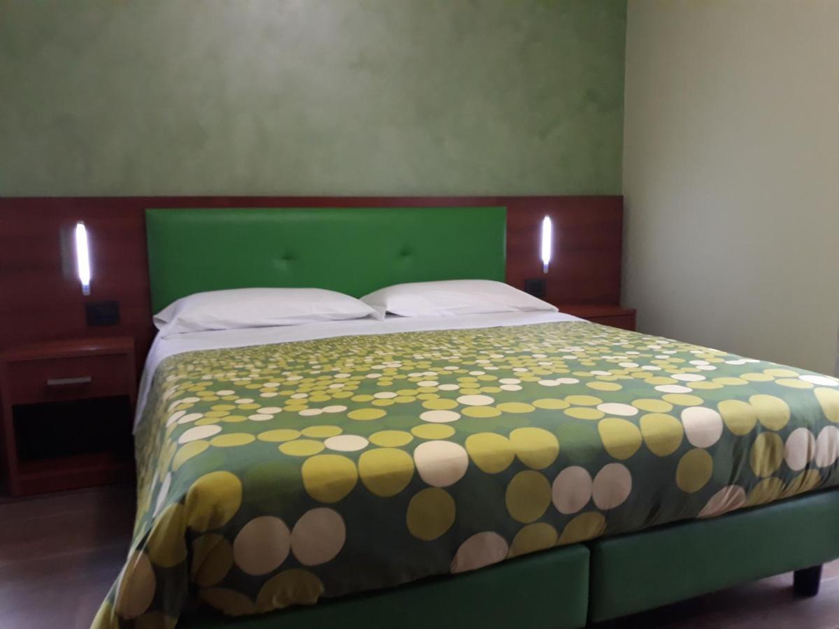 Double or Twin Room Bathroom